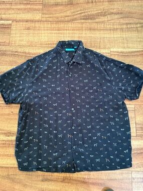 Tori Richard Black Short-Sleeve Button-Up Shirt with Dog Print